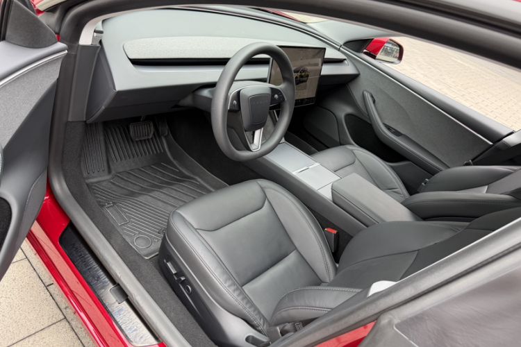 Used Tesla Model 3 2023 Rear-Wheel-Drive Version Exterior 9