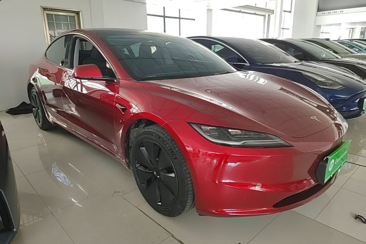 Used Tesla Model 3 2023 Rear-Wheel-Drive Version Front Right 45 Deg