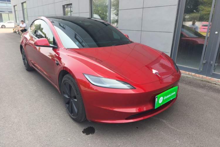 Used Tesla Model 3 2023 Rear-Wheel-Drive Version Front Right 45 Deg