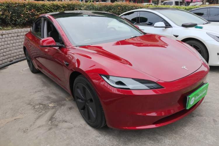 Used Tesla Model 3 2023 Rear-Wheel-Drive Version Front Right 45 Deg