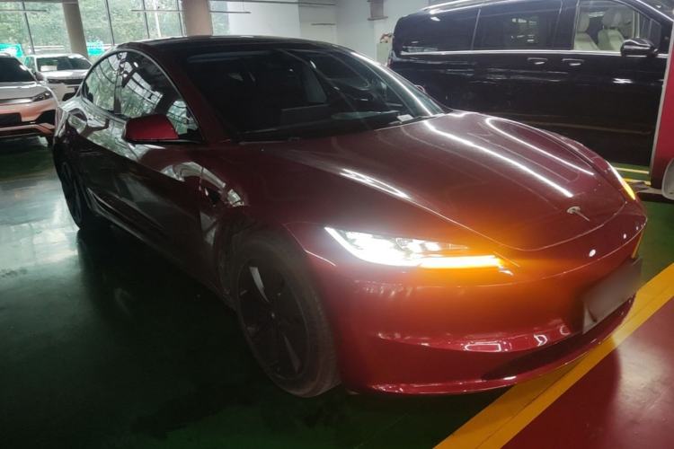 Used Tesla Model 3 2023 Rear-Wheel-Drive Version Front Right 45 Deg