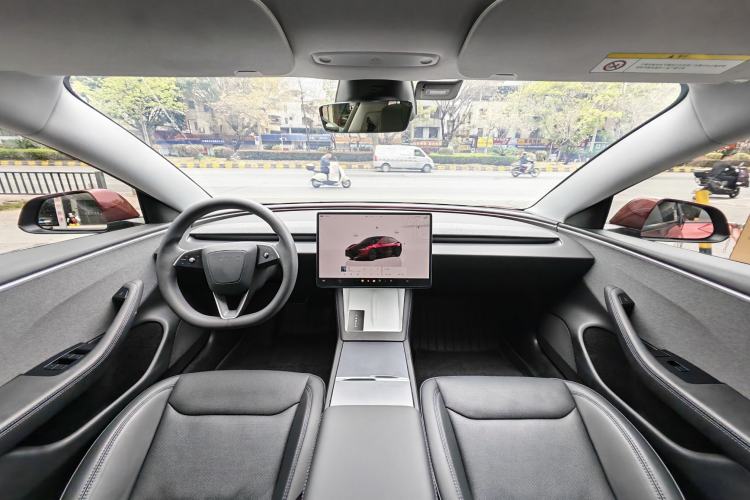 Used Tesla Model 3 2023 Rear-Wheel-Drive Version Interior 1