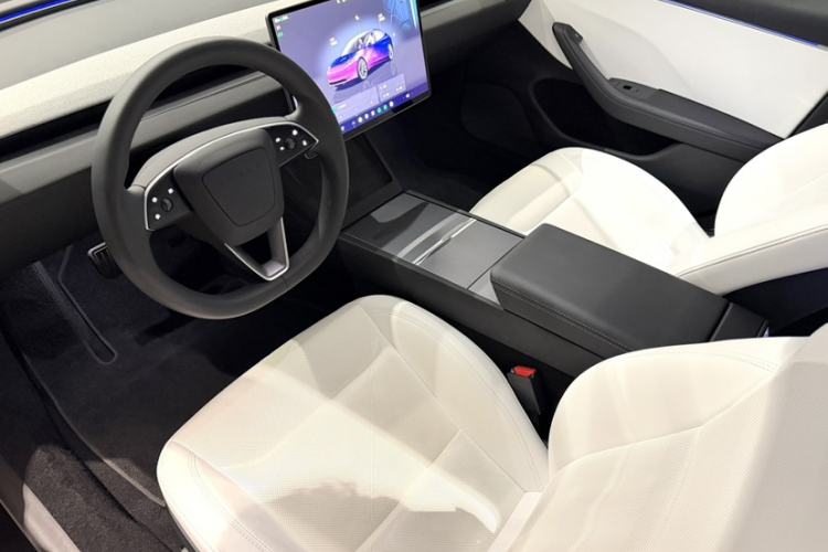 Used Tesla Model 3 2023 Rear-Wheel-Drive Version Interior 1