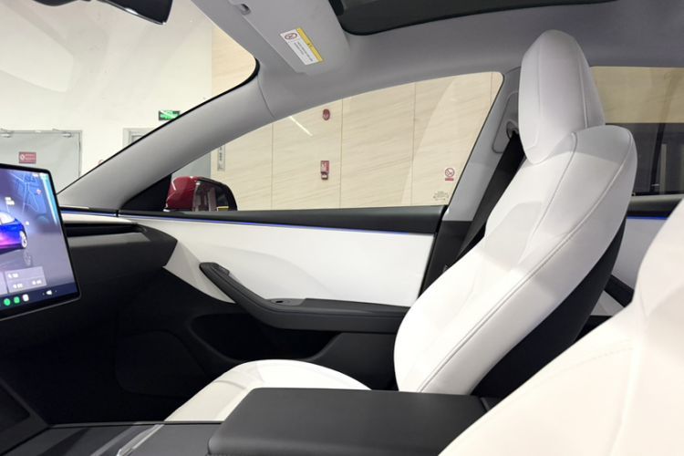 Used Tesla Model 3 2023 Rear-Wheel-Drive Version Interior 10