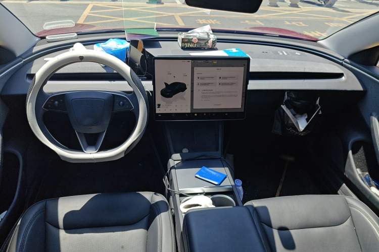 Used Tesla Model 3 2023 Rear-Wheel-Drive Version Interior 2