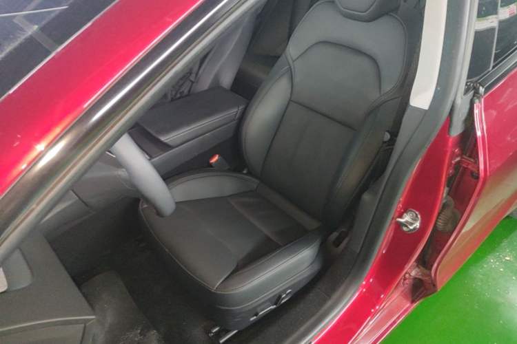 Used Tesla Model 3 2023 Rear-Wheel-Drive Version Left Front Seat