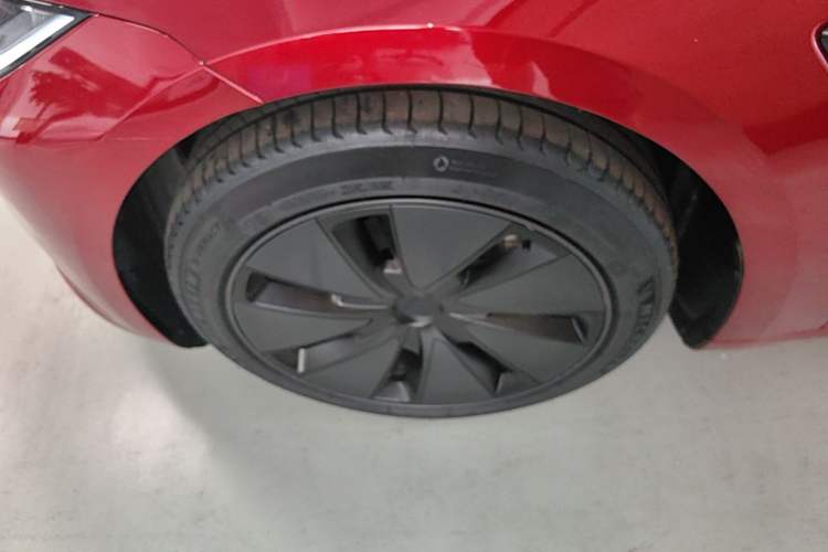 Used Tesla Model 3 2023 Rear-Wheel-Drive Version Left Front Wheel Hub