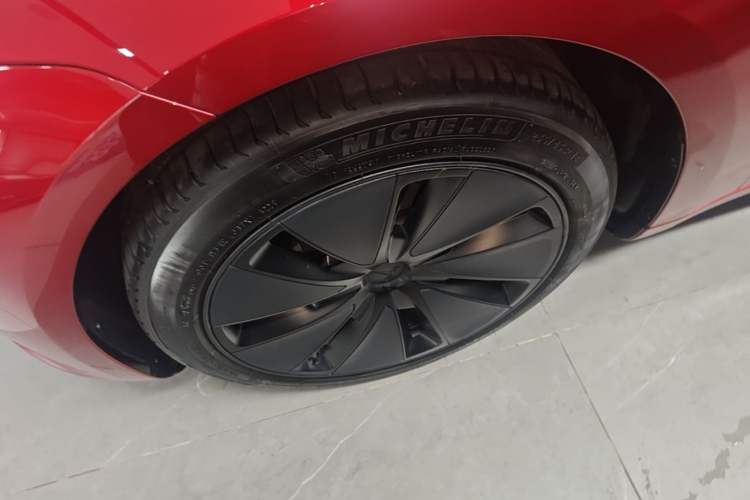 Used Tesla Model 3 2023 Long-Range All-Wheel-Drive Version Left Front Wheel Hub