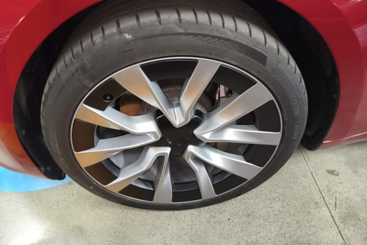 Used Tesla Model 3 2023 Rear-Wheel-Drive Version Left Front Wheel Hub