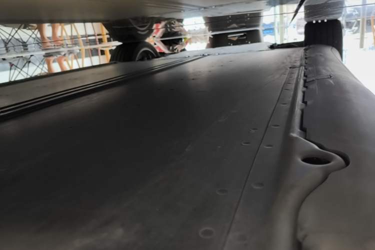Used Tesla Model 3 2023 Long-Range All-Wheel-Drive Version Left Side Sill