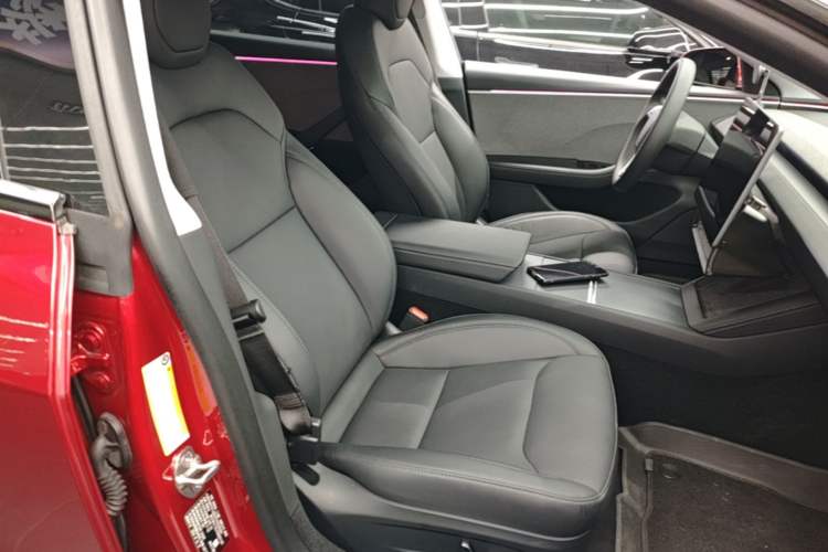 Used Tesla Model 3 2023 Rear-Wheel-Drive Version Right Front Seat