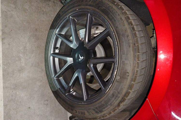 Used Tesla Model 3 2023 Rear-Wheel-Drive Version Right Front Wheel Hub