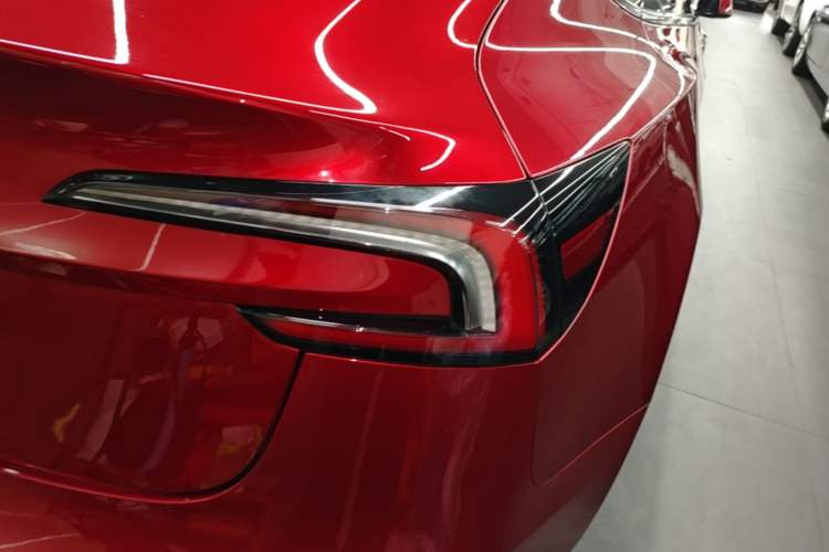 Used Tesla Model 3 2023 Rear-Wheel-Drive Version Right Rear Taillight