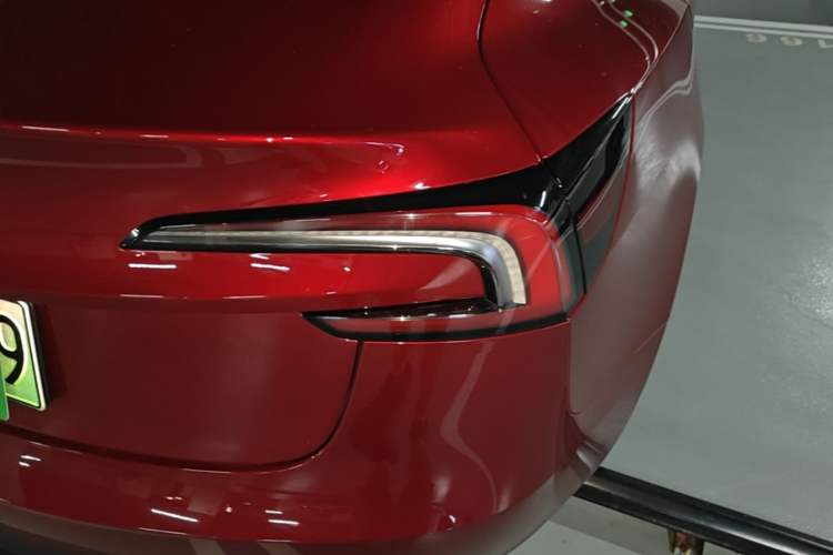 Used Tesla Model 3 2023 Rear-Wheel-Drive Version Right Rear Taillight
