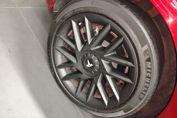Used Tesla Model 3 2023 Rear-Wheel-Drive Version Right Rear Wheel Hub