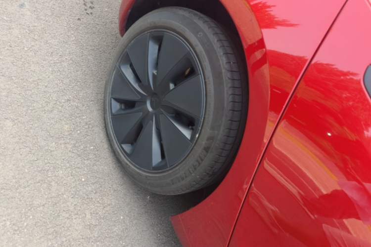 Used Tesla Model 3 2023 Rear-Wheel-Drive Version Right Rear Wheel Hub