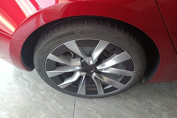 Used Tesla Model 3 2023 Long-Range All-Wheel-Drive Version Right Rear Wheel Hub