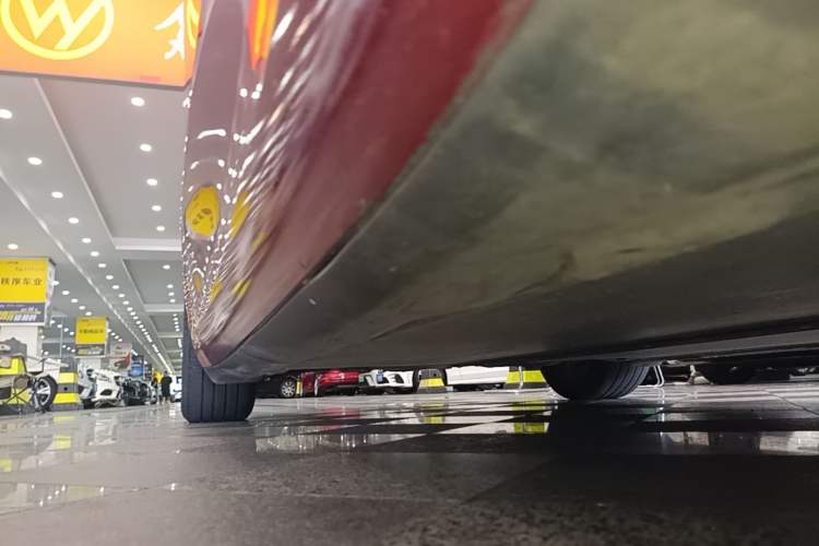 Used Tesla Model 3 2023 Long-Range All-Wheel-Drive Version Right Side Sill