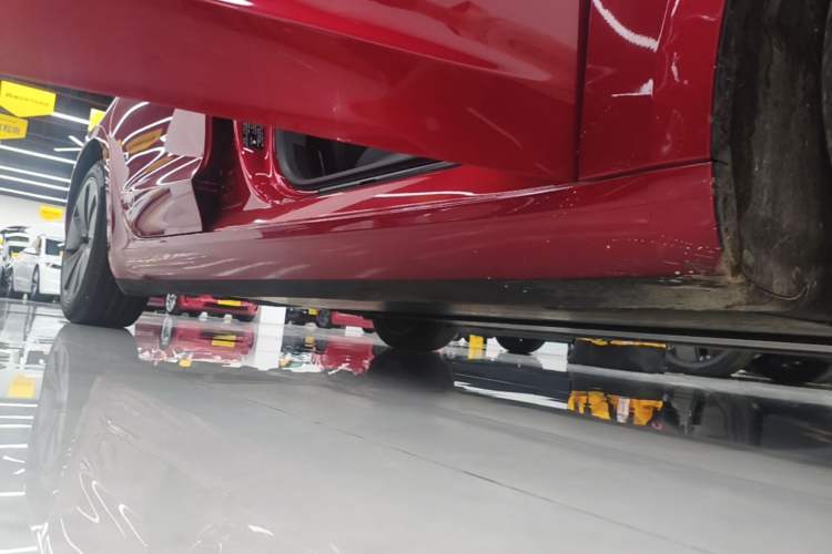 Used Tesla Model 3 2023 Rear-Wheel-Drive Version Right Side Sill