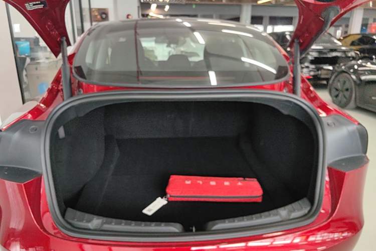 Used Tesla Model 3 2023 Rear-Wheel-Drive Version Trunk