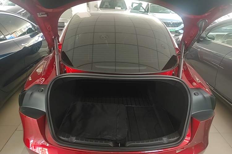 Used Tesla Model 3 2023 Rear-Wheel-Drive Version Trunk