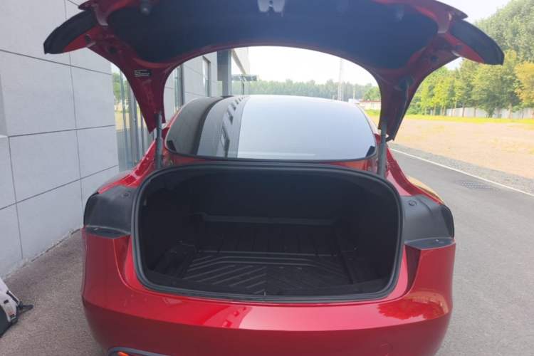 Used Tesla Model 3 2023 Rear-Wheel-Drive Version Trunk