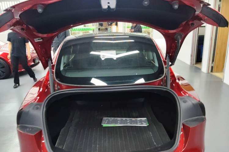 Used Tesla Model 3 2023 Rear-Wheel-Drive Version Trunk