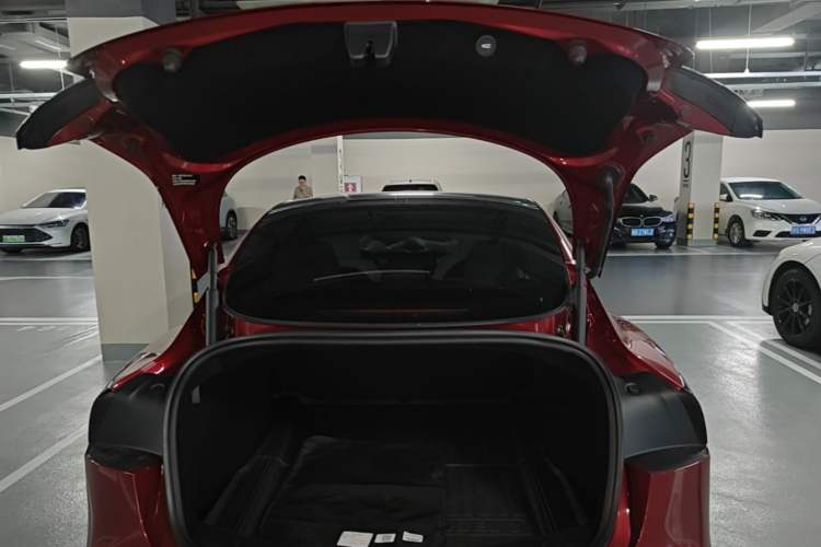 Used Tesla Model 3 2023 Rear-Wheel-Drive Version Trunk
