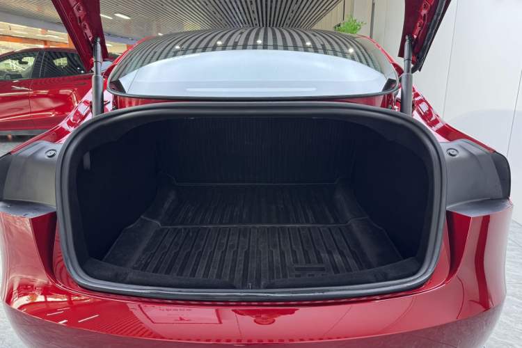 Used Tesla Model 3 2023 Long-Range All-Wheel-Drive Version Trunk