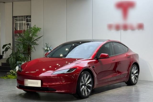 Used Tesla Model 3 2023 Long-Range All-Wheel-Drive Version