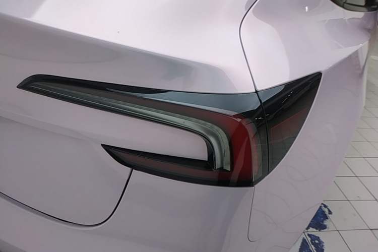 Used Tesla Model 3 2023 Rear-Wheel-Drive Version Right Rear Taillight