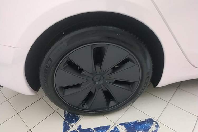 Used Tesla Model 3 2023 Rear-Wheel-Drive Version Right Rear Wheel Hub