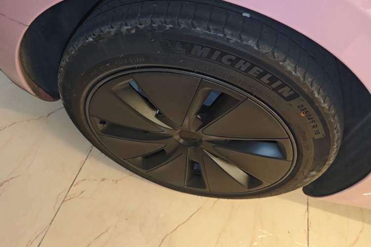 Used Tesla Model 3 2023 Rear-Wheel-Drive Version Right Rear Wheel Hub