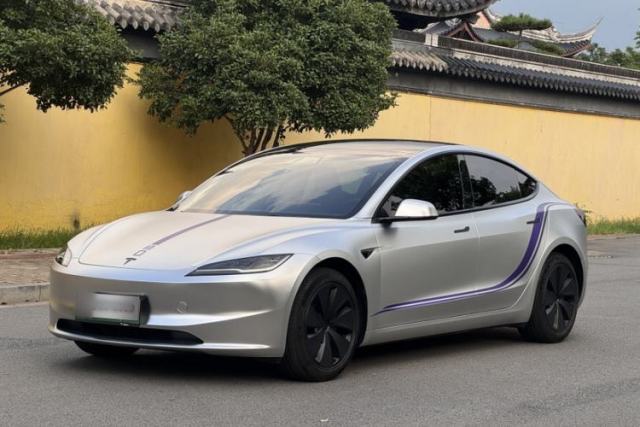 Tesla Model 3 2023 Rear-Wheel-Drive Version d’occasion
