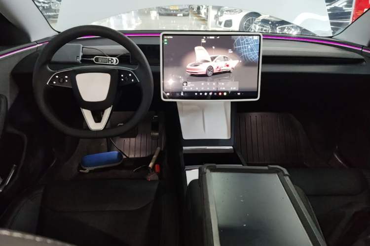 Used Tesla Model 3 2023 Rear-Wheel-Drive Version Center Console