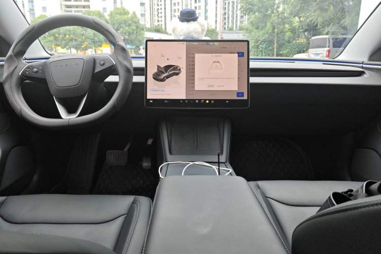 Used Tesla Model 3 2023 Long-Range All-Wheel-Drive Version Center Console