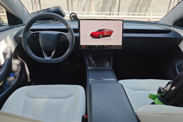 Used Tesla Model 3 2023 Long-Range All-Wheel-Drive Version Center Console