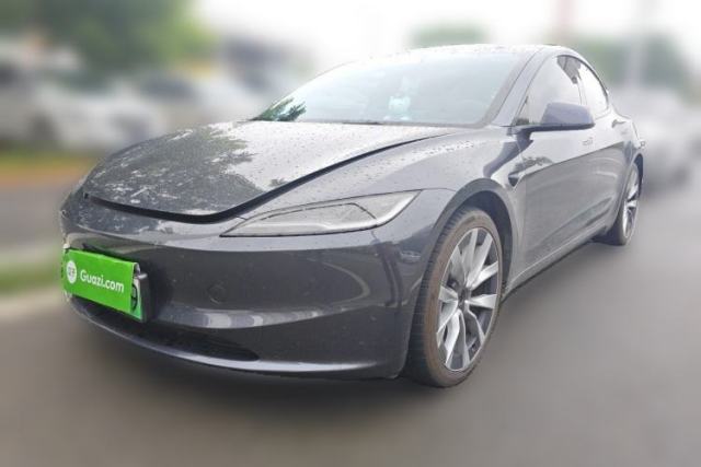 Ojetý Tesla Model 3 2023 Long-Range All-Wheel-Drive Version