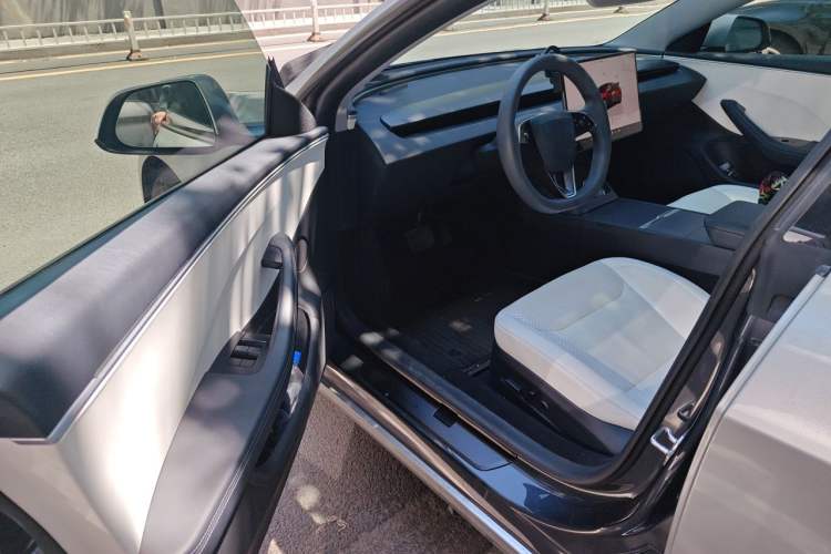 Used Tesla Model 3 2023 Long-Range All-Wheel-Drive Version Driver Seat