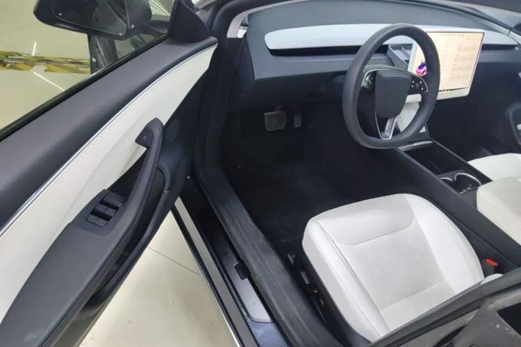 Used Tesla Model 3 2023 Long-Range All-Wheel-Drive Version Driver Seat