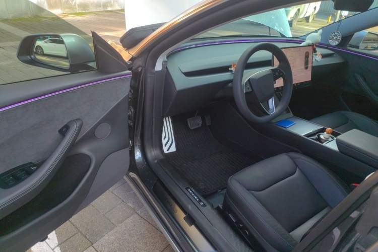 Used Tesla Model 3 2023 Long-Range All-Wheel-Drive Version Driver Seat