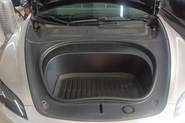 Used Tesla Model 3 2023 Rear-Wheel-Drive Version Engine Bay