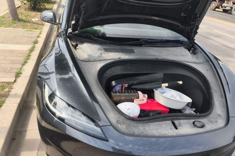 Used Tesla Model 3 2023 Rear-Wheel-Drive Version Engine Bay Right