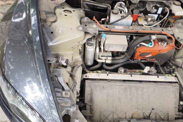 Used Tesla Model 3 2023 Rear-Wheel-Drive Version Engine Bay Right