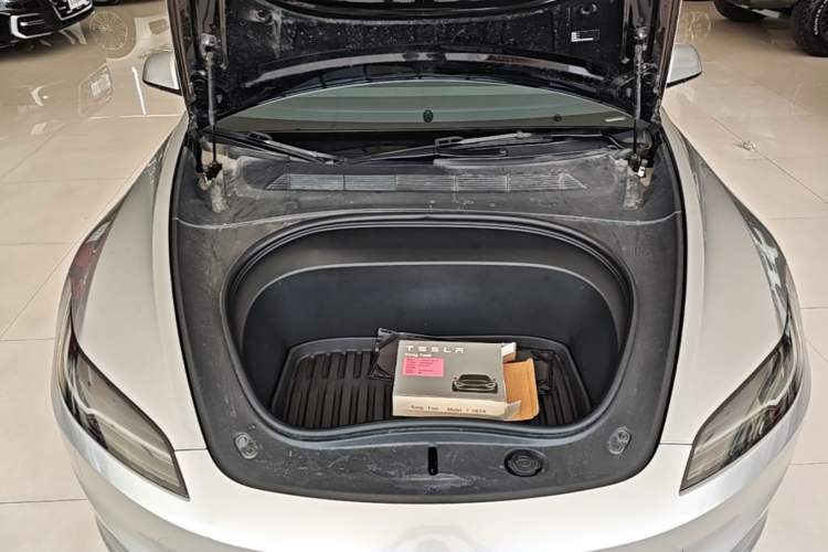 Used Tesla Model 3 2023 Rear-Wheel-Drive Version Engine Bay
