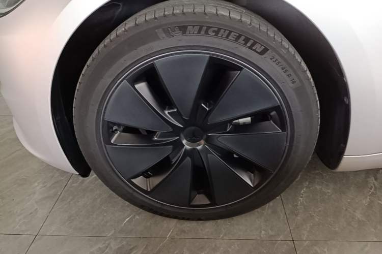 Used Tesla Model 3 2023 Rear-Wheel-Drive Version Exterior 4