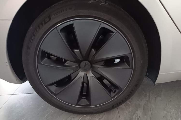 Used Tesla Model 3 2023 Rear-Wheel-Drive Version Exterior 5