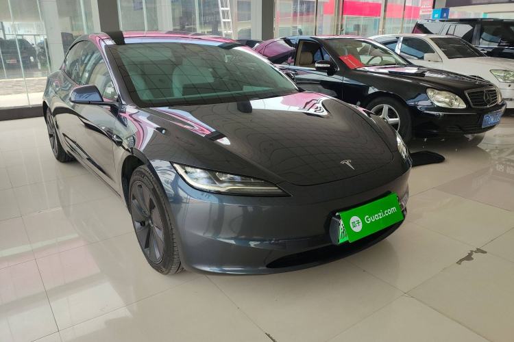 Used Tesla Model 3 2023 Rear-Wheel-Drive Version Front Right 45 Deg