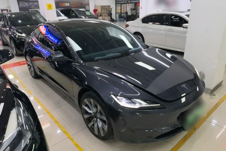 Used Tesla Model 3 2023 Rear-Wheel-Drive Version Front Right 45 Deg