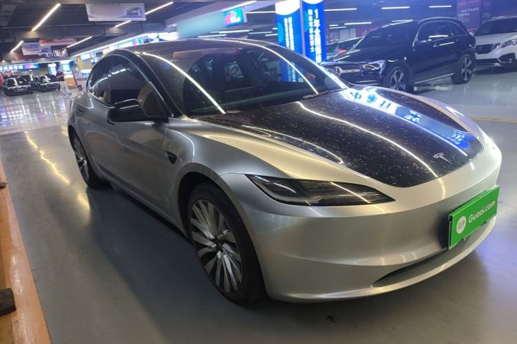 Used Tesla Model 3 2023 Rear-Wheel-Drive Version Front Right 45 Deg